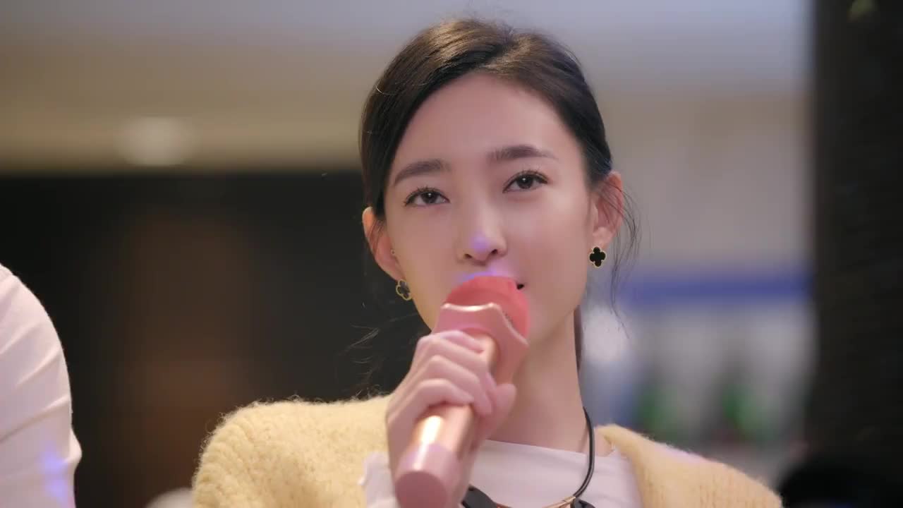 漂洋过海来看你郑楚苏芒唱完歌之后大家掌声连连