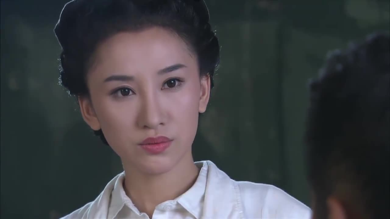 冲出月亮岛雅子严肃且认真的提醒墨扬永远不要想着逃出这