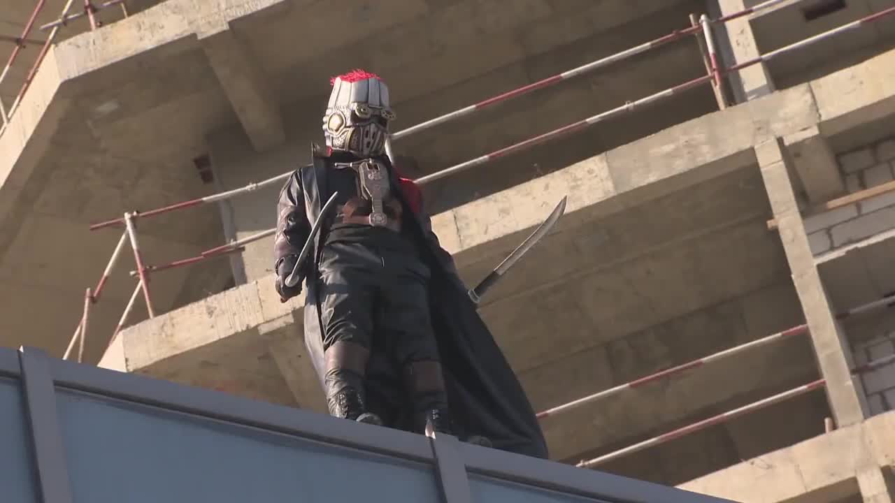 铠甲勇士捕将机人带走僵傀付德为什么追着信一呢