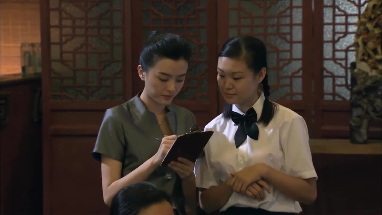 正阳门下茶罢楼在关小关的努力下生意恢复如常又活过来了