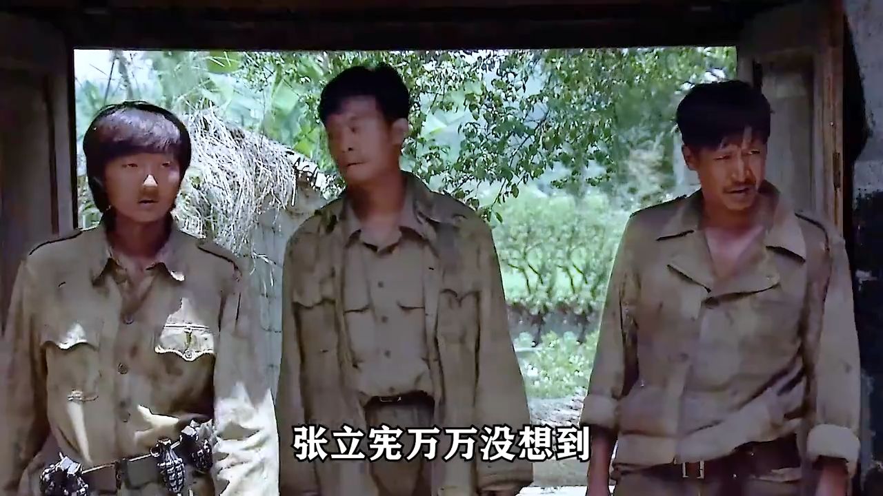 张立宪还在挑衅龙文章，下一秒就被踹翻！