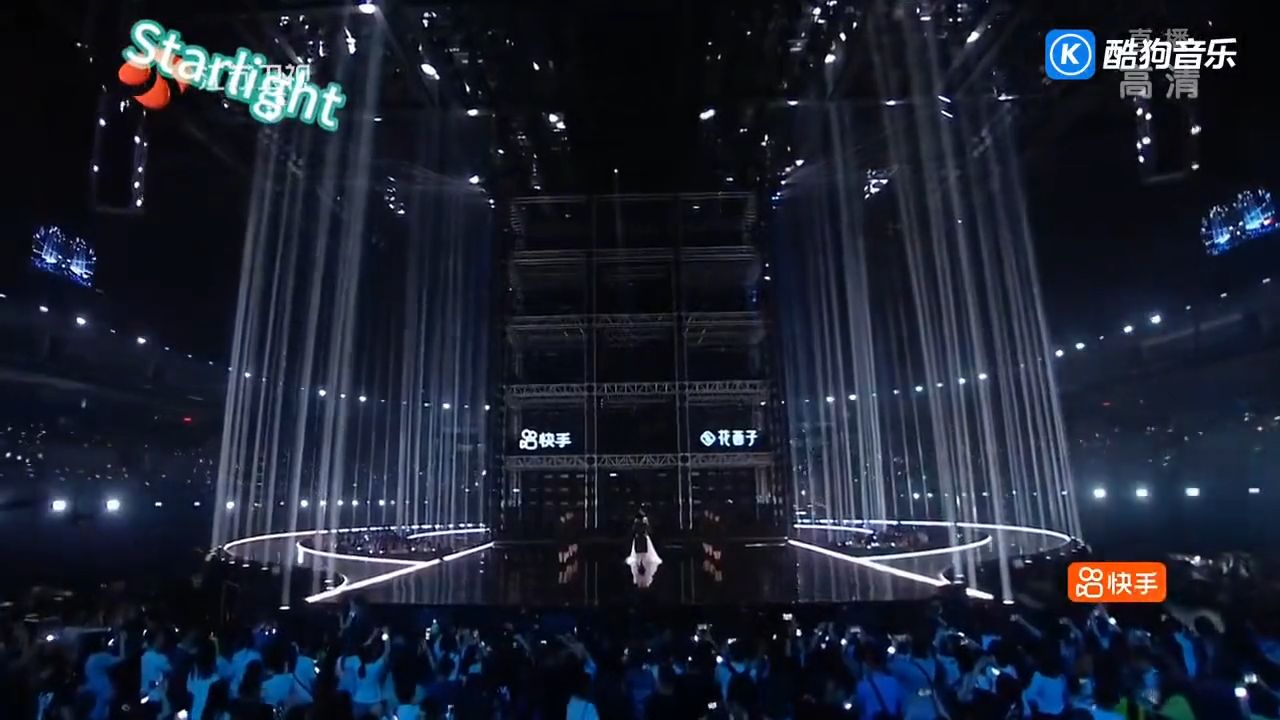 景甜演绎《第一次爱的人》，小甜甜现场可谓是人美歌甜