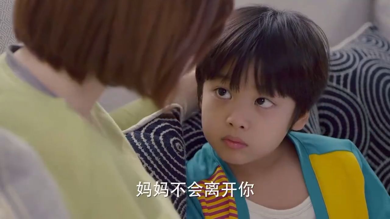 熊爸熊孩子：女子一大早上出去跑步还化妆，原来是为了他