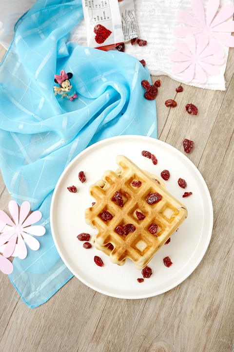 双重蔓越莓华夫饼