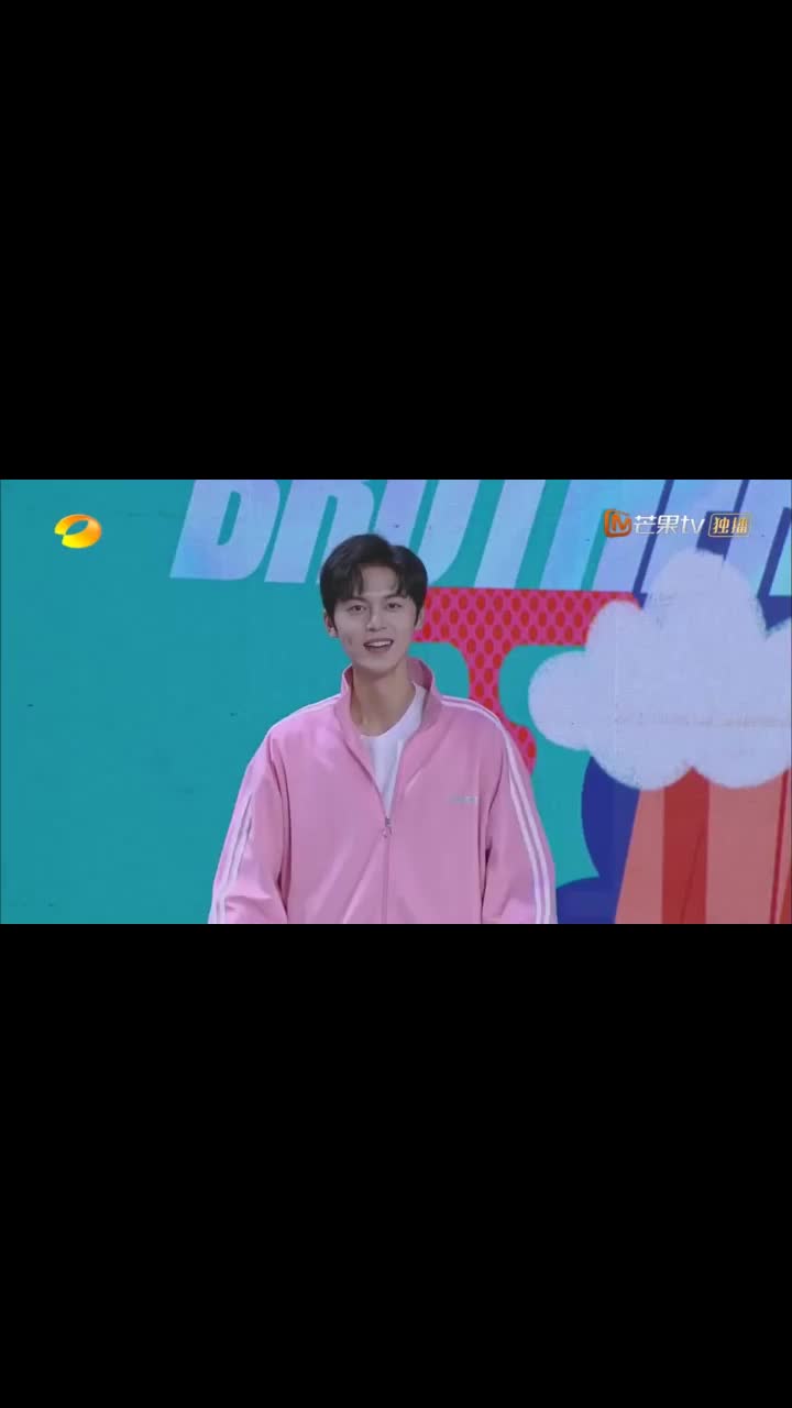 谢彬彬快本游戏失误,上演"铁头功",李沁都笑趴了!