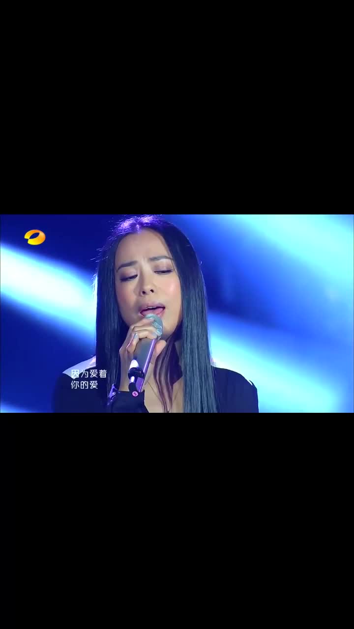 黄绮珊最深情的歌,演唱《牵手》,温暖了多少人的心!