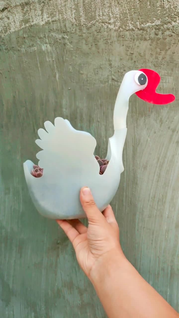 自己做的原创洗衣液瓶手工花盆儿真香