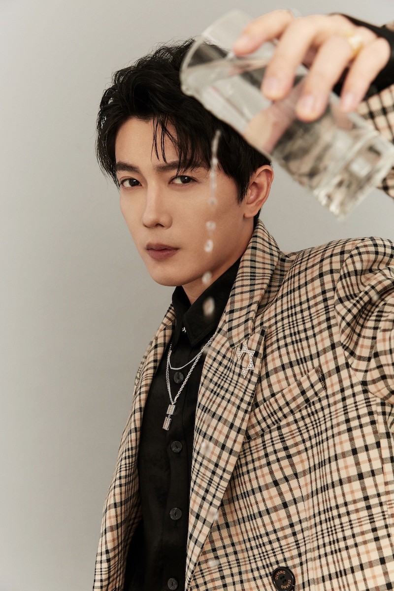 李亭哲写真曝光 掀起冬日"禁欲"风