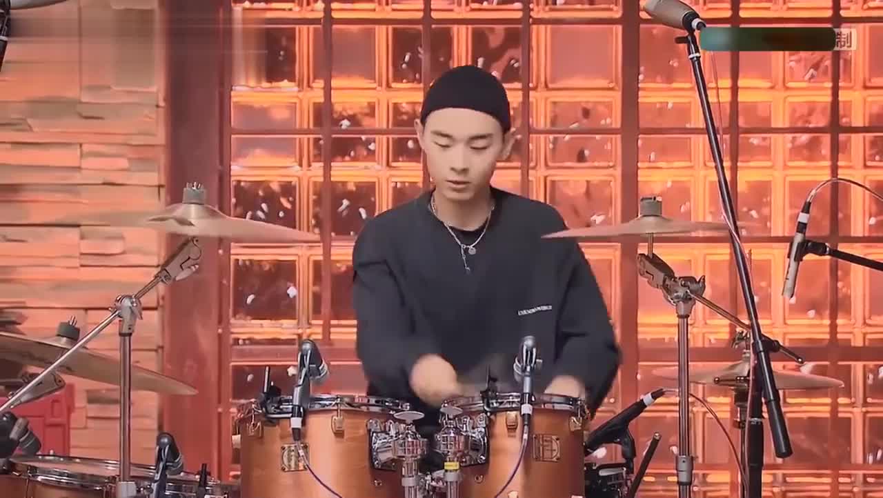 街舞大神和鼓手安雨完美配合,汪峰都猜不出是什么歌!