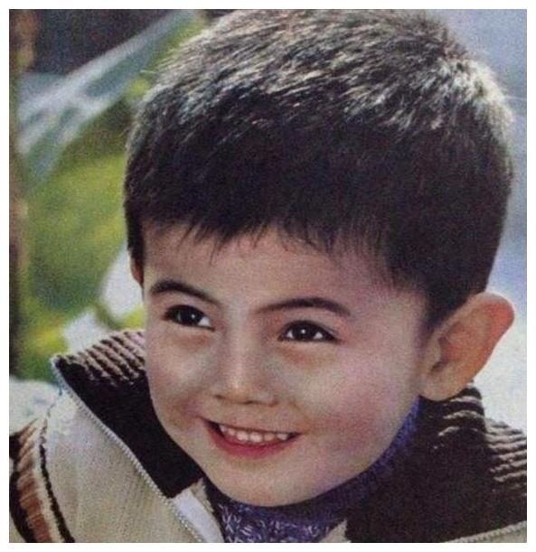 他是80年代当红童星,7岁就得3个国际大奖,曾因太矮考大学落榜!