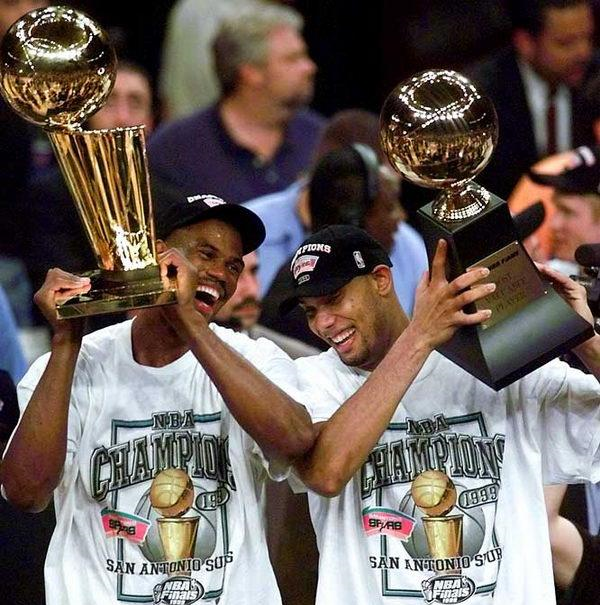 名人堂官宣！乔丹亲自为科比做引荐人！黑曼巴生前夙愿终于达成！休闲区蓝鸢梦想 - Www.slyday.coM