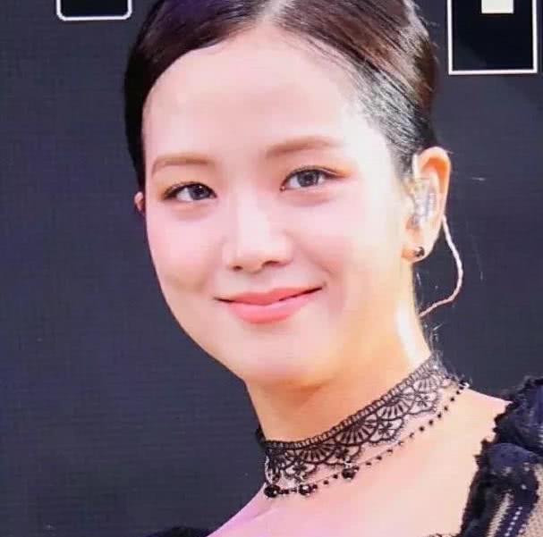 不过如今终于可以作为女团出道,也是她努力的结果. 0   世界