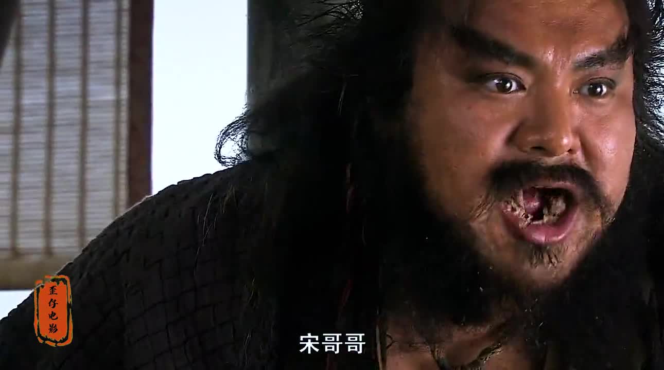 新水浒:李逵单挑浪里白条张顺,岸上张顺被打,水里李逵被教训