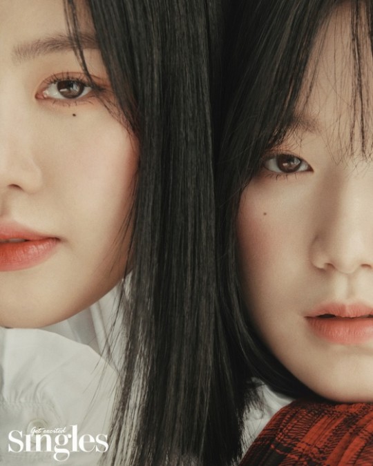 韩国女团(g)i-dle成员徐穗珍叶舒华携手拍杂志写真