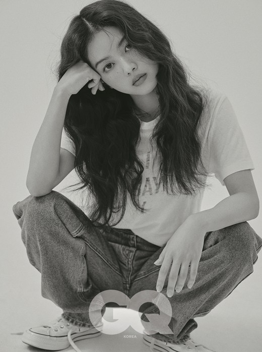 韩国女艺人卢正义最新杂志写真曝光