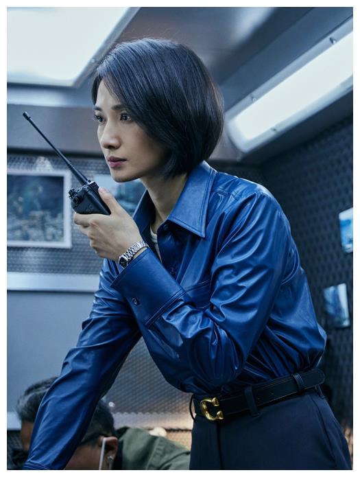 冯文娟重生之门热播女警苏英展现超强逻辑力