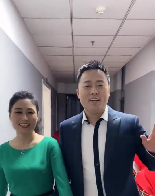 刘大成夫妇合唱一首歌