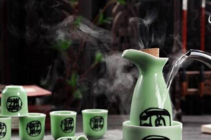 古人“煮酒论英雄”,现在喝白酒为何不温酒,不烫酒?