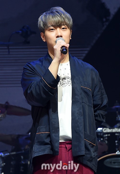 韩国男团ft island成员崔珉焕今天结束兵役