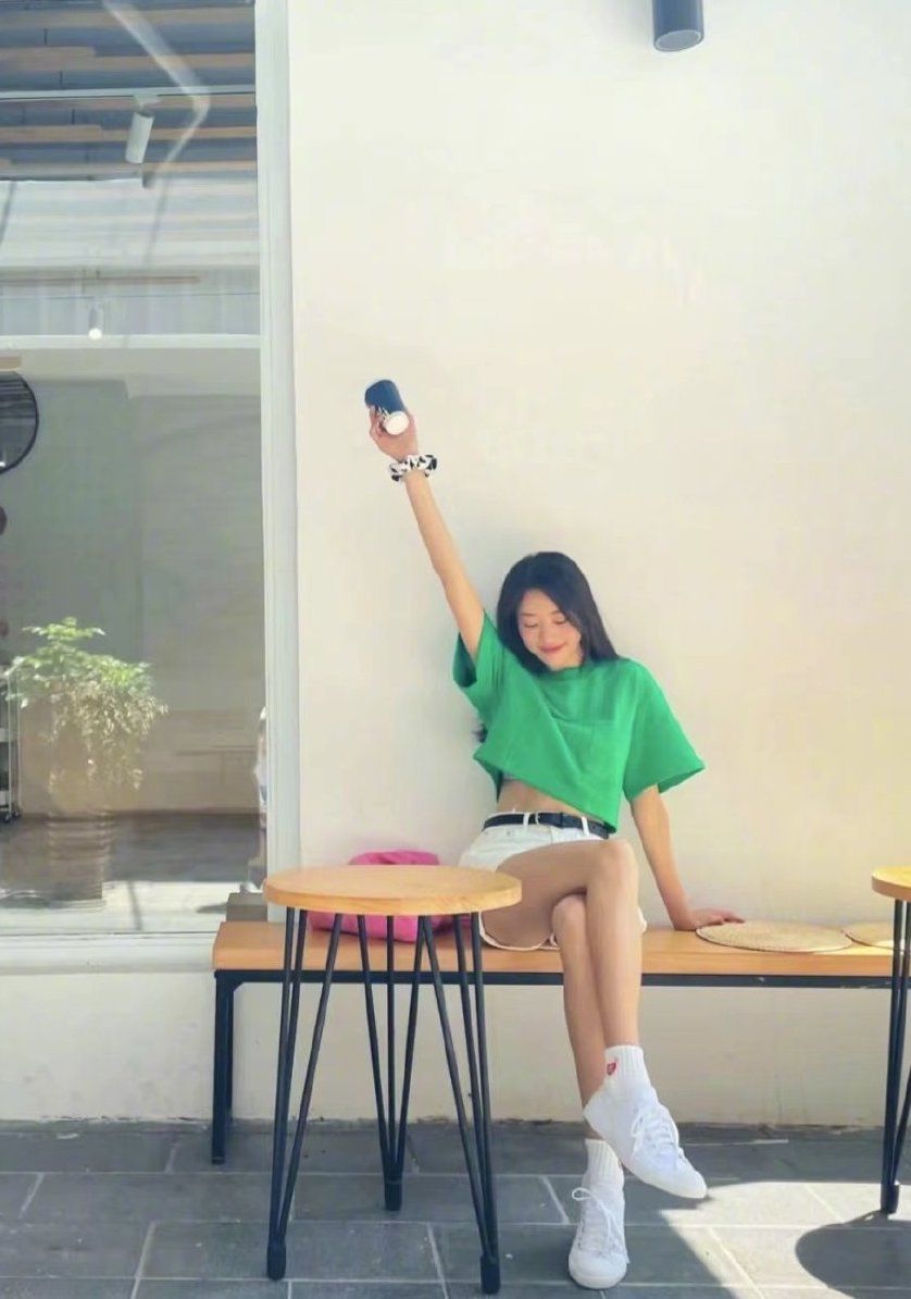 纪凌尘新女友身份曝光，身材高挑系<a href=