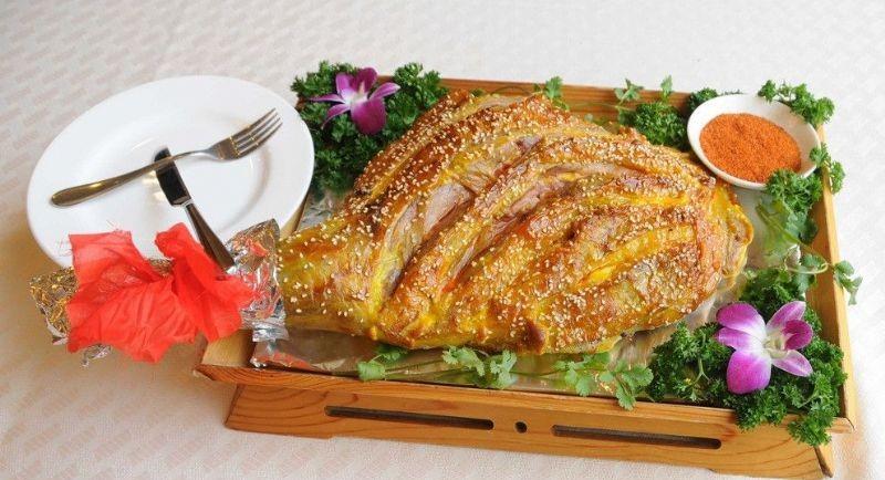 新疆烤羊腿:人见人爱美味爽翻天!