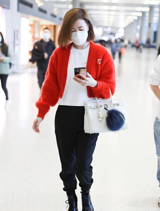 气温22度的三亚穿什么衣服 西装牛仔外套都行 得体大方又很潮