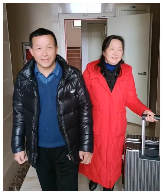 张玉环带新婚妻子度蜜月50多岁的爱情像老房子失火没得救