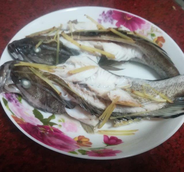 清蒸油斑鱼,营养丰富,鲜美不腥