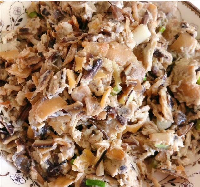 朋友亲自下厨,做了一道菜让全场愣住,没想到这东西居然还能吃的休闲区蓝鸢梦想 - Www.slyday.coM 朋友亲自下厨,做了一道菜让全场愣住,没想到这东西居然还能吃的休闲区蓝鸢梦想 - Www.slyday.coM