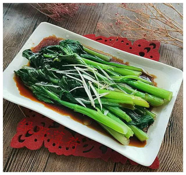 葱油菜芯by 绿野薄荷很清爽的一道菜.和白灼菜心差不多.