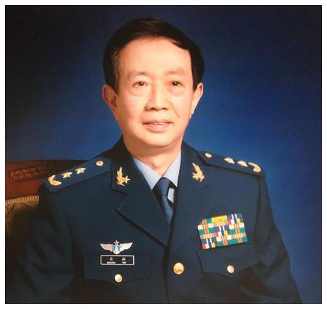 正文   ,黄新自小在军队大院里长大,由黄祖炎的妻子周泽一手带大