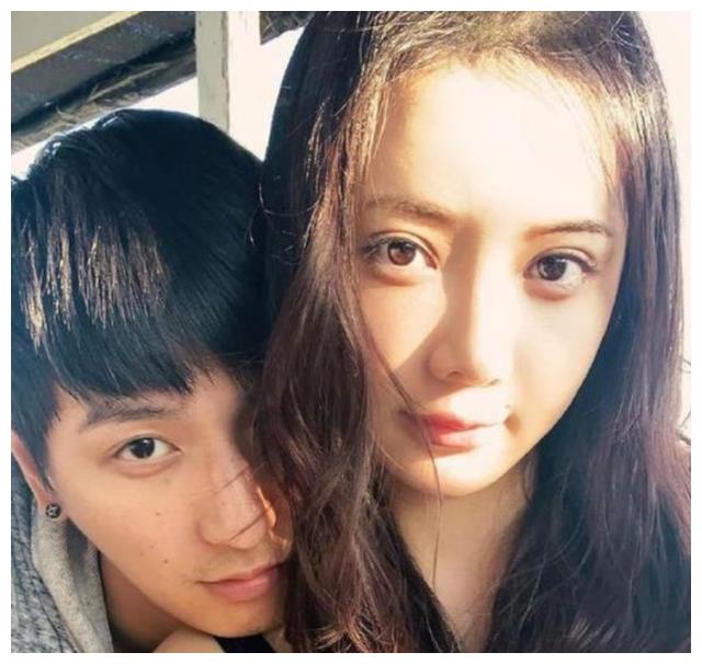 棒棒堂成员小煜宣布结婚喜讯,妻子肤白貌美,长相不输女星!