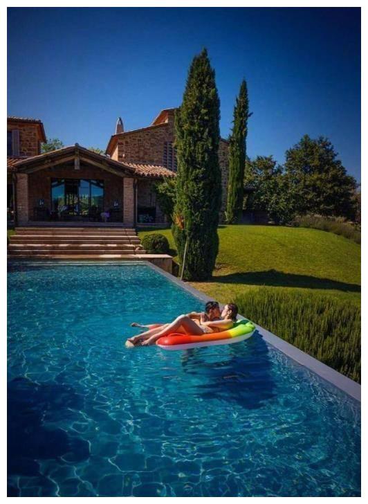 李嘉欣坐一亿游艇出海享受家庭乐,拒儿子入行,有意让他从商