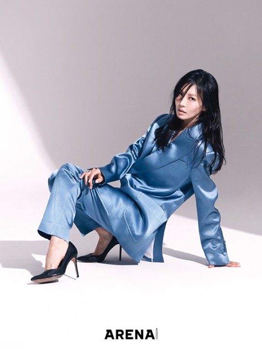 韩国女艺人金素妍最新杂志写真曝光