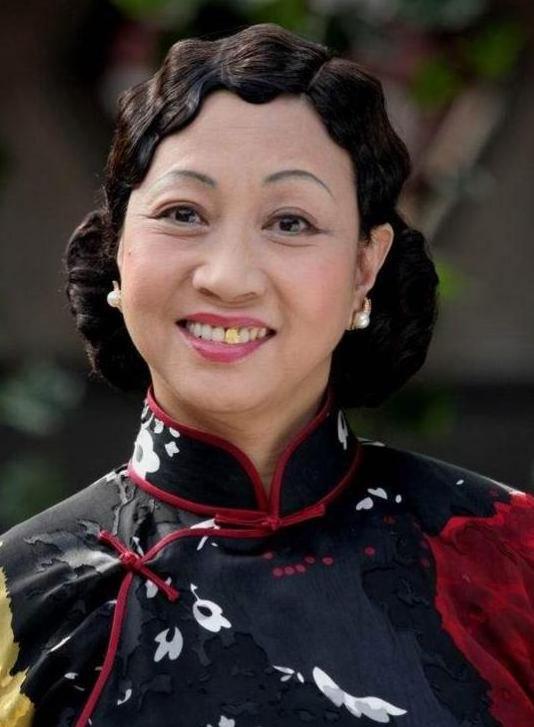 "包租婆"元秋,敢骂洪金宝,叫成龙"大鼻",周星驰再三请复出