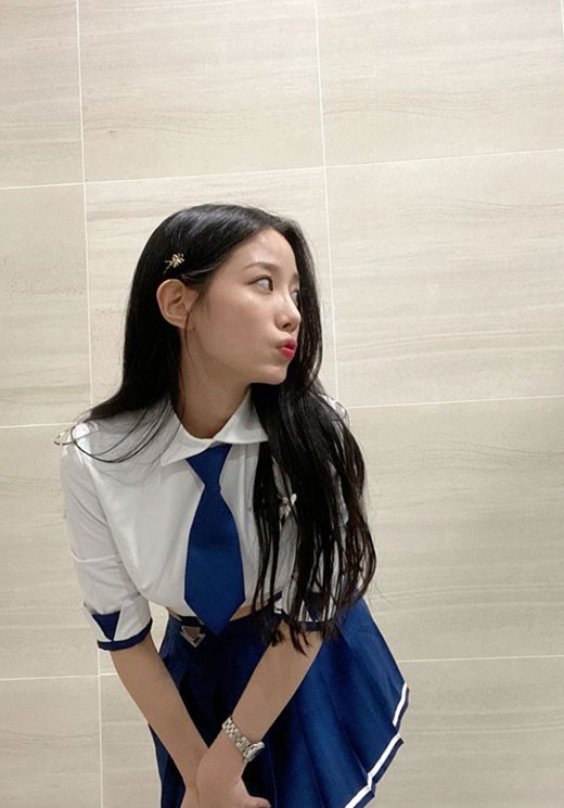 berry good成员赵贤cos游戏角色秀出众美貌