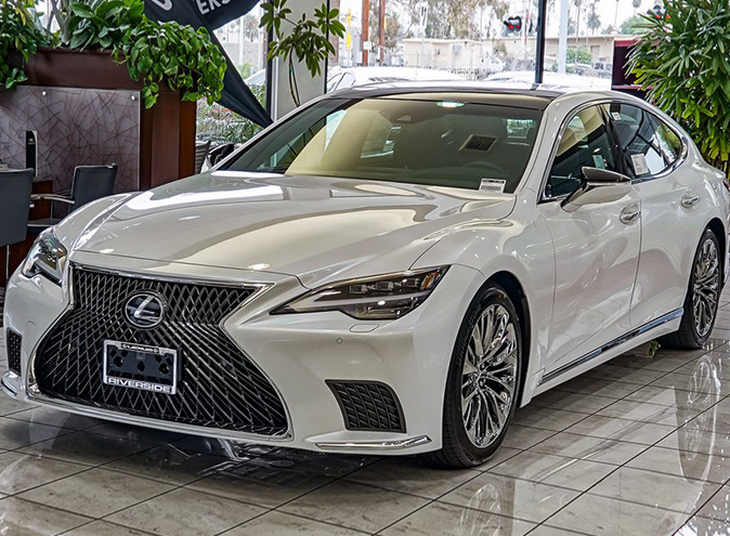 全新雷克萨斯ls实拍图曝光搭35tv6发动机