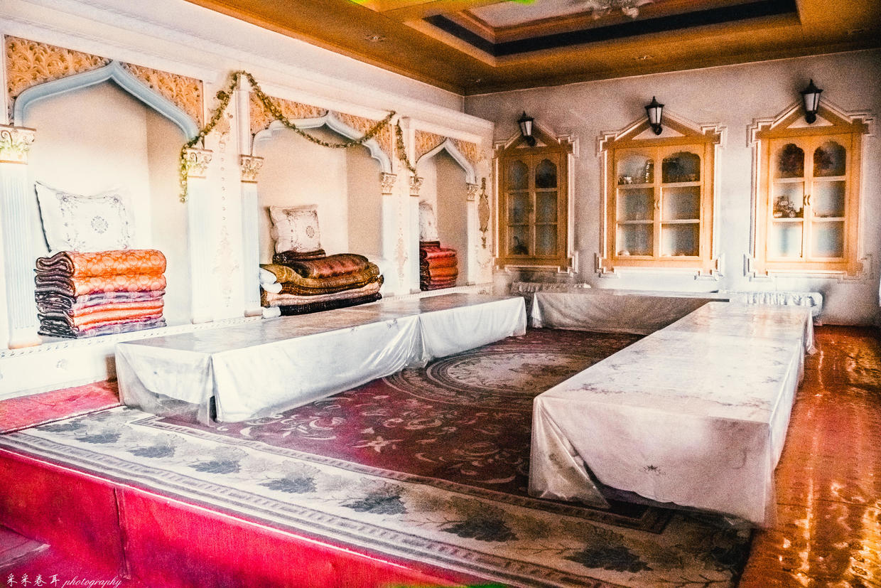 自驾新疆库车这个位于县城繁华区域的府邸美景与人文并存