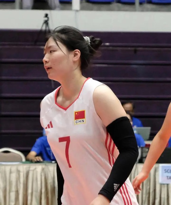 张籽萱横空出世，震惊各国媒体！中国女排已无需再召回丁霞刁琳宇