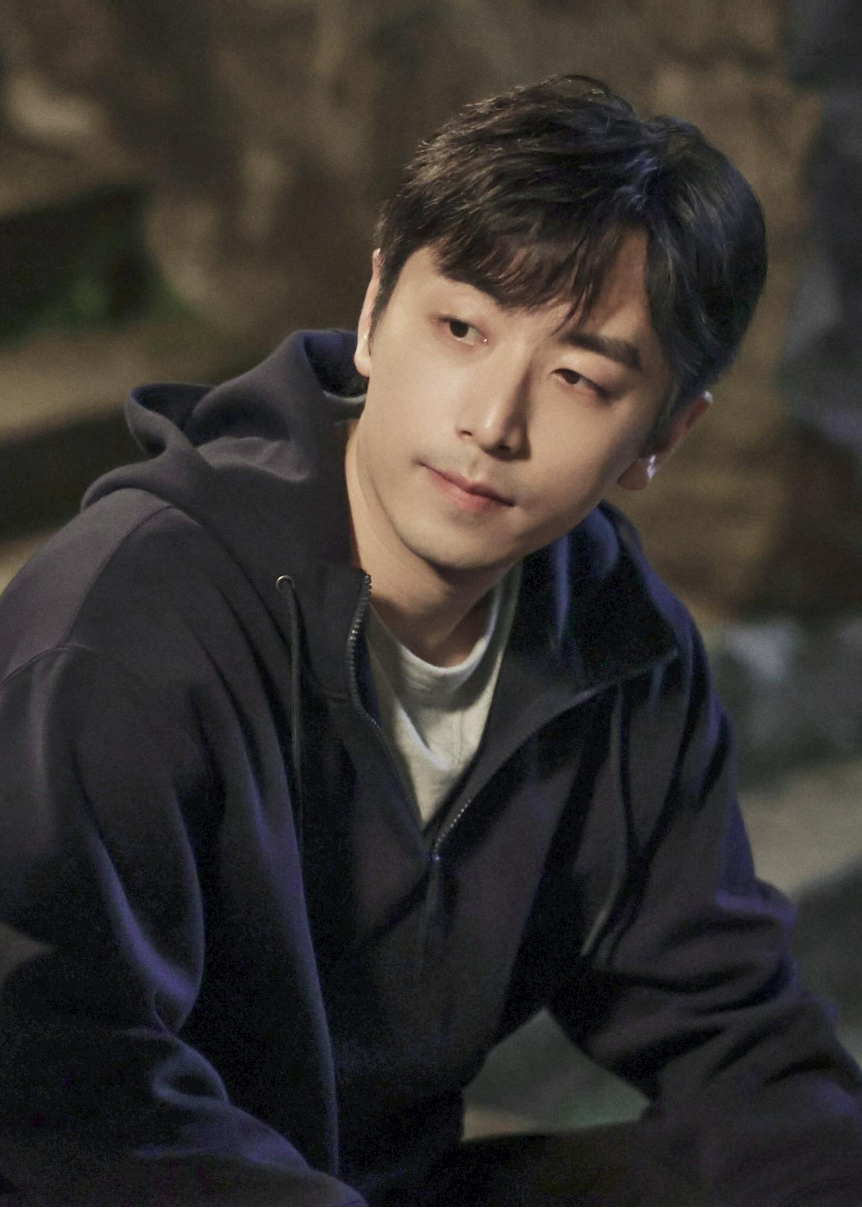 白客新剧江照黎明正在热播演技口碑获赞不断