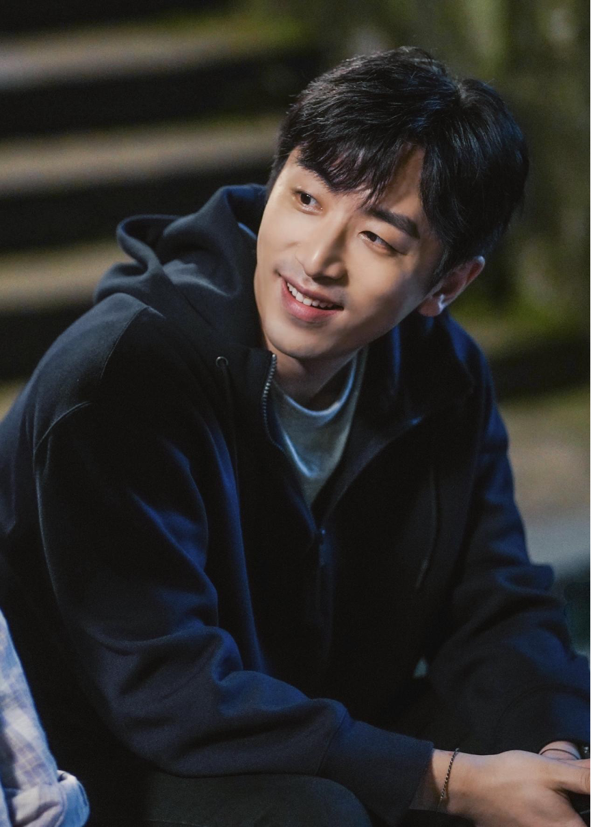 白客新剧江照黎明正在热播演技口碑获赞不断