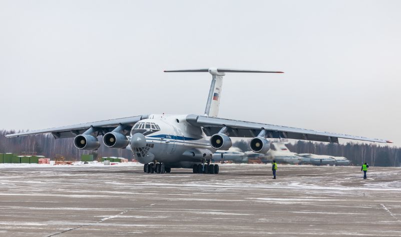 俄罗斯空军组织伊尔76运输机进行飞行训练__财经头条
