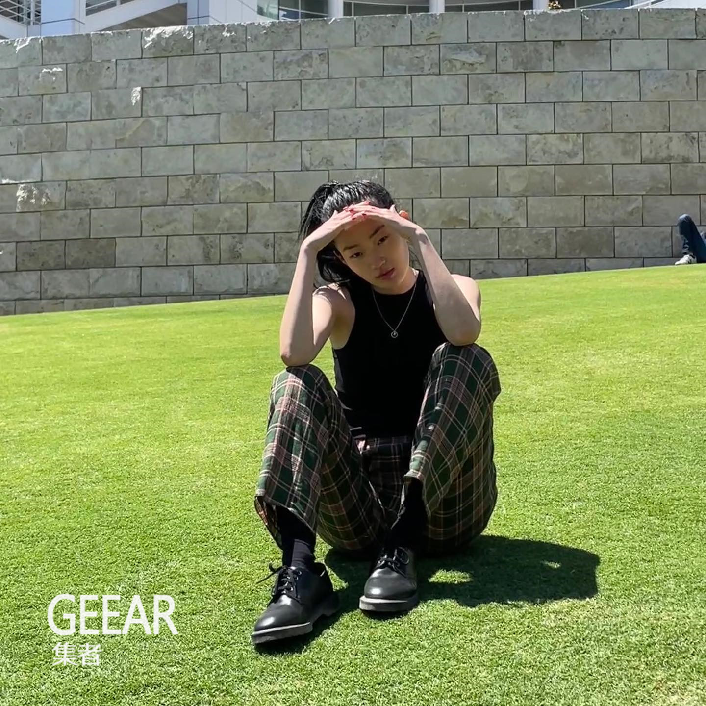 巴黎时装周跟Jennie合影的这位女生，原来有着这强大背景！|巴黎时装周|模特儿|时装秀_新浪新闻