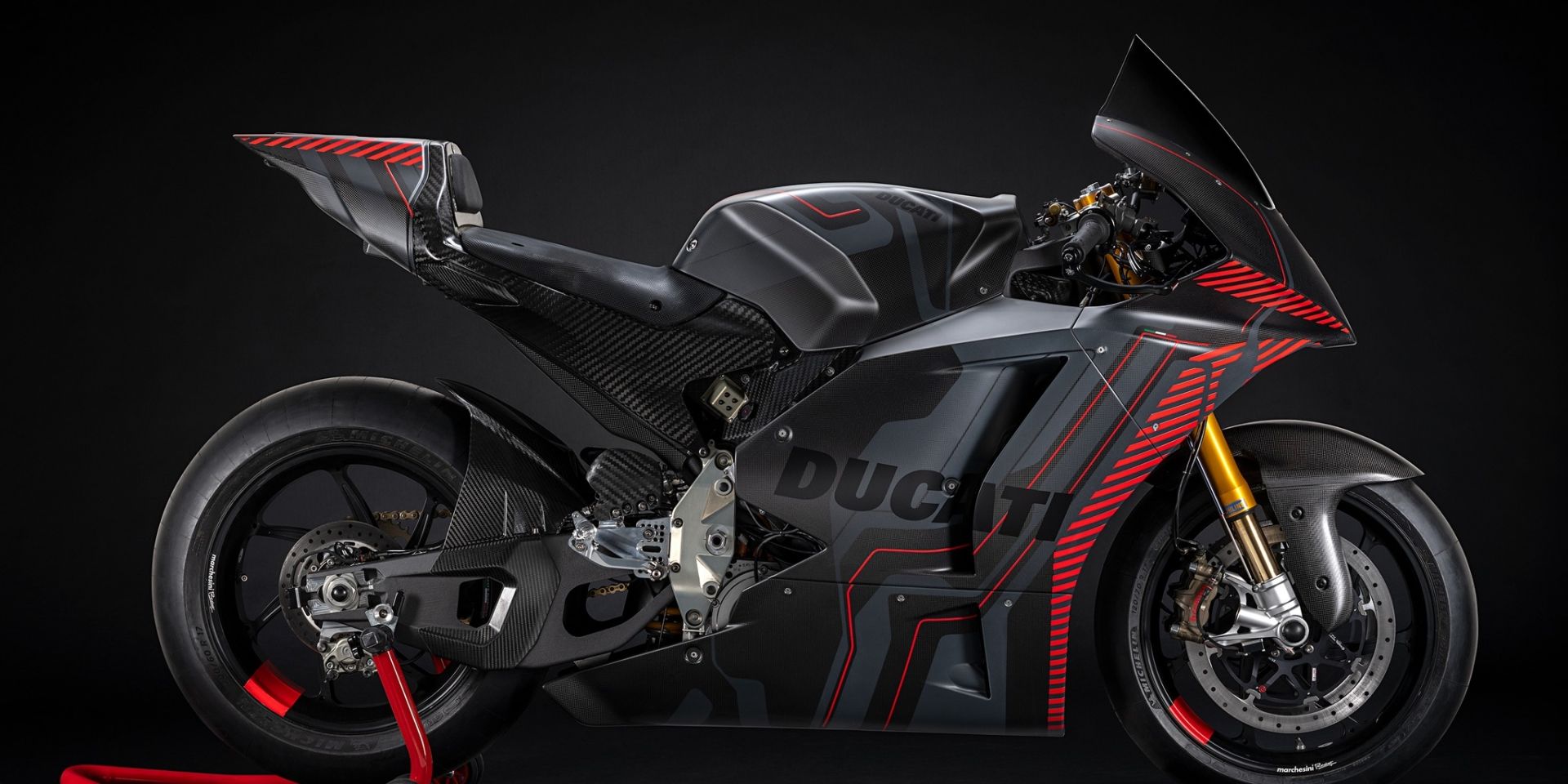 新时代纯电赛车杜卡迪motoe赛车发布