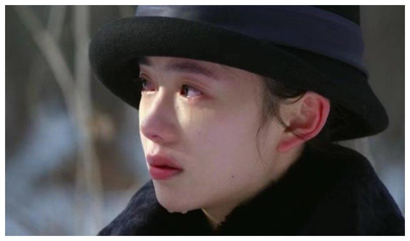 电影《悬崖之上》,二组下车后,特务已经知道了小兰的身份休闲区蓝鸢梦想 - Www.slyday.coM 电影《悬崖之上》,二组下车后,特务已经知道了小兰的身份休闲区蓝鸢梦想 - Www.slyday.coM