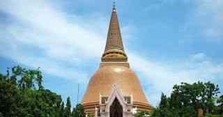 佛统大塔：坐落在泰国的英式佛塔，如同一座庄园