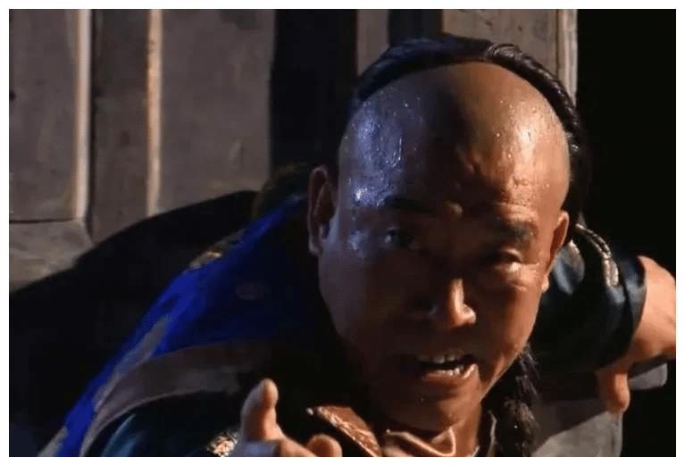 拍《大宅门》时,杜旭东需要被陈宝国按着"喝尿",为此连呛数口