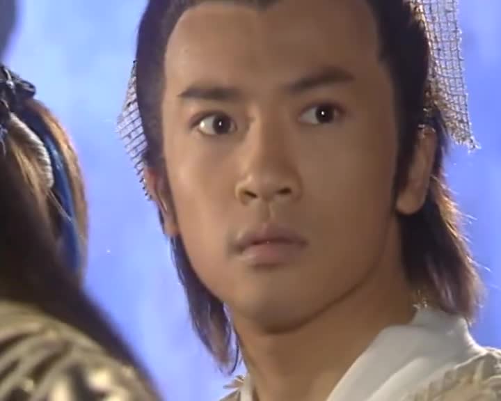 当着无忌的面冒充金毛狮王,你好歹把头发颜色换下啊