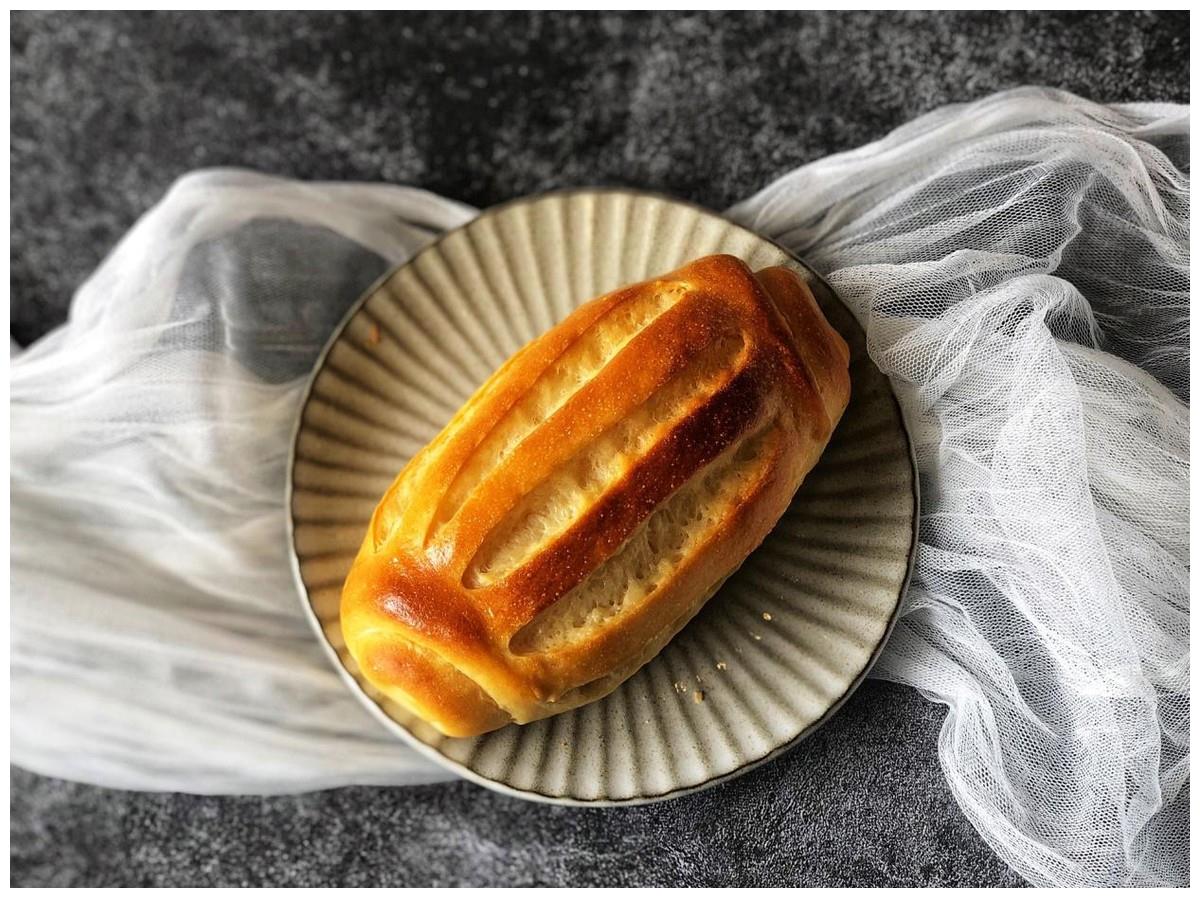 做法简单的牛奶哈斯面包烘焙新手也可以尝试松软好吃