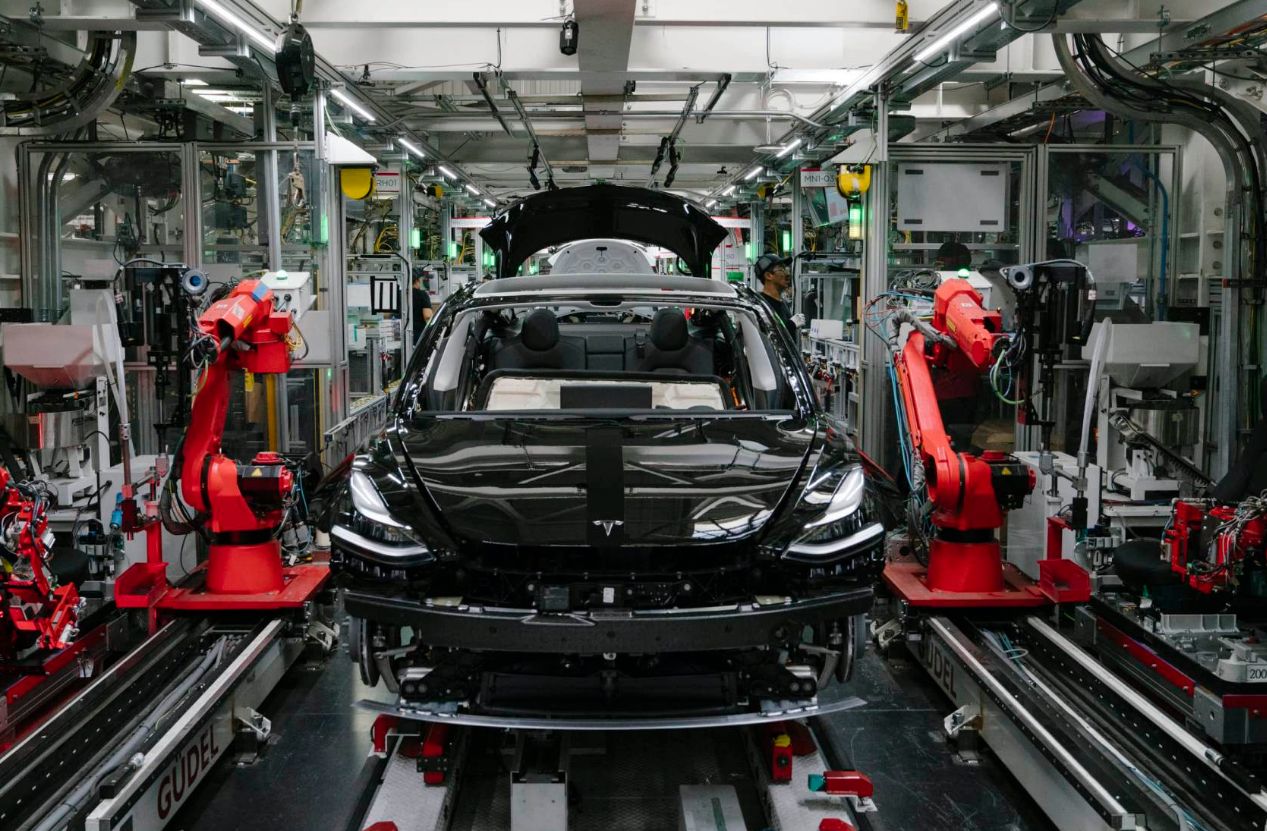 特斯拉一名工人在工厂生产线上身亡,官方已介入调查|特斯拉|工厂|工人